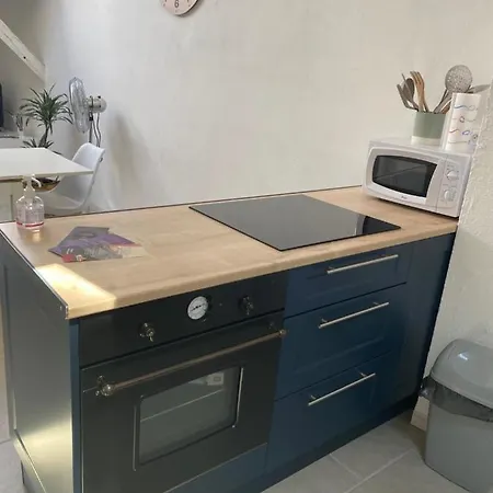 Appart Refait A Neuf Place Saint Pierre